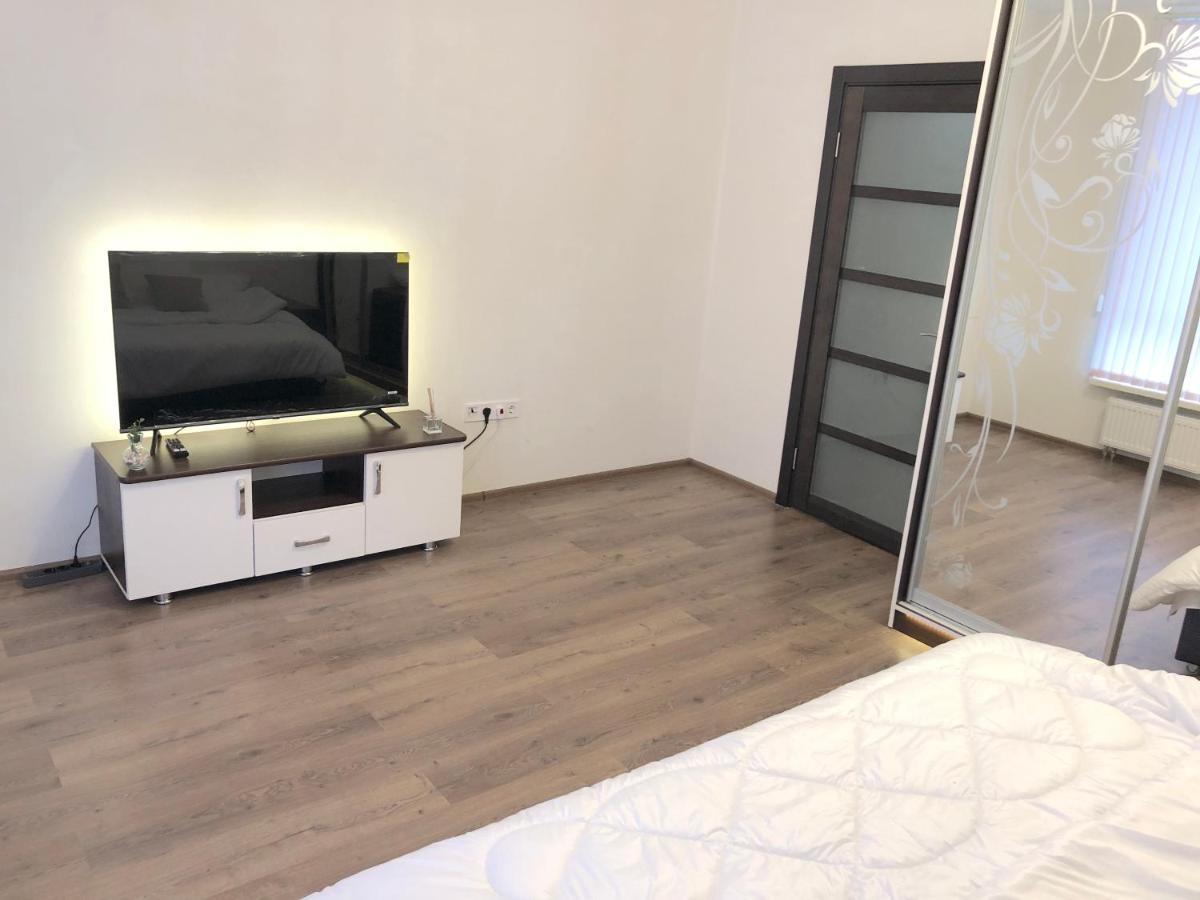 Жд Вокзал Пр Победы 67-В Метро Нивки Парк Шулявка Appartement Kiev Buitenkant foto