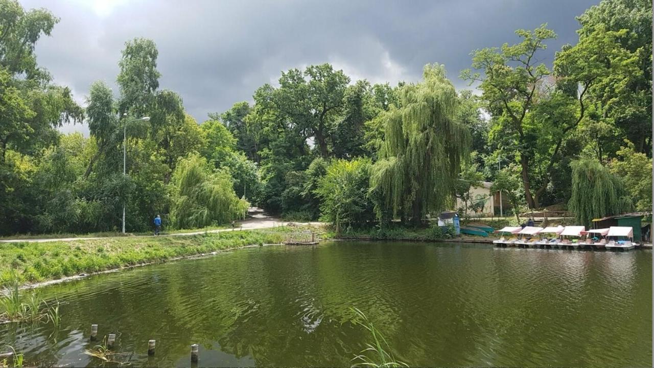 Жд Вокзал Пр Победы 67-В Метро Нивки Парк Шулявка Appartement Kiev Buitenkant foto